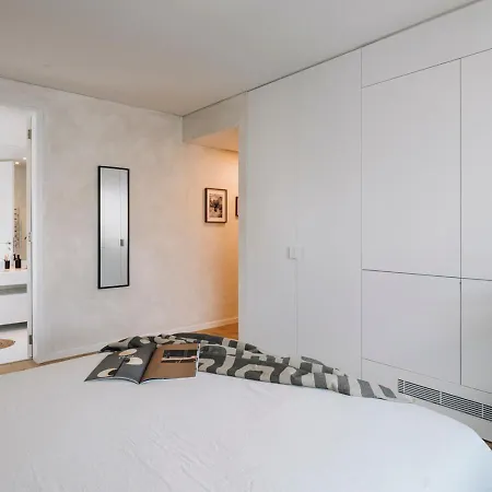 Efe - 3 Bedrooms In Lapa *