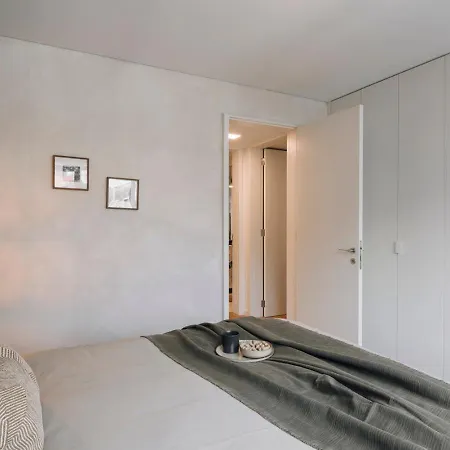 Efe - 3 Bedrooms In Lapa *