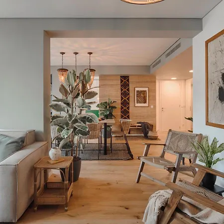 Efe - 3 Bedrooms In Lapa *